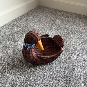 Vintage Wicker Goose Basket • 80s Country Cottage Decor • Farmhouse Duck Basket